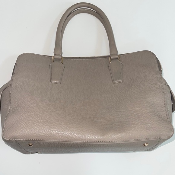 Tory Burch Pebbled leather Marion triple zipper top handle bag. - Picture 4 of 12